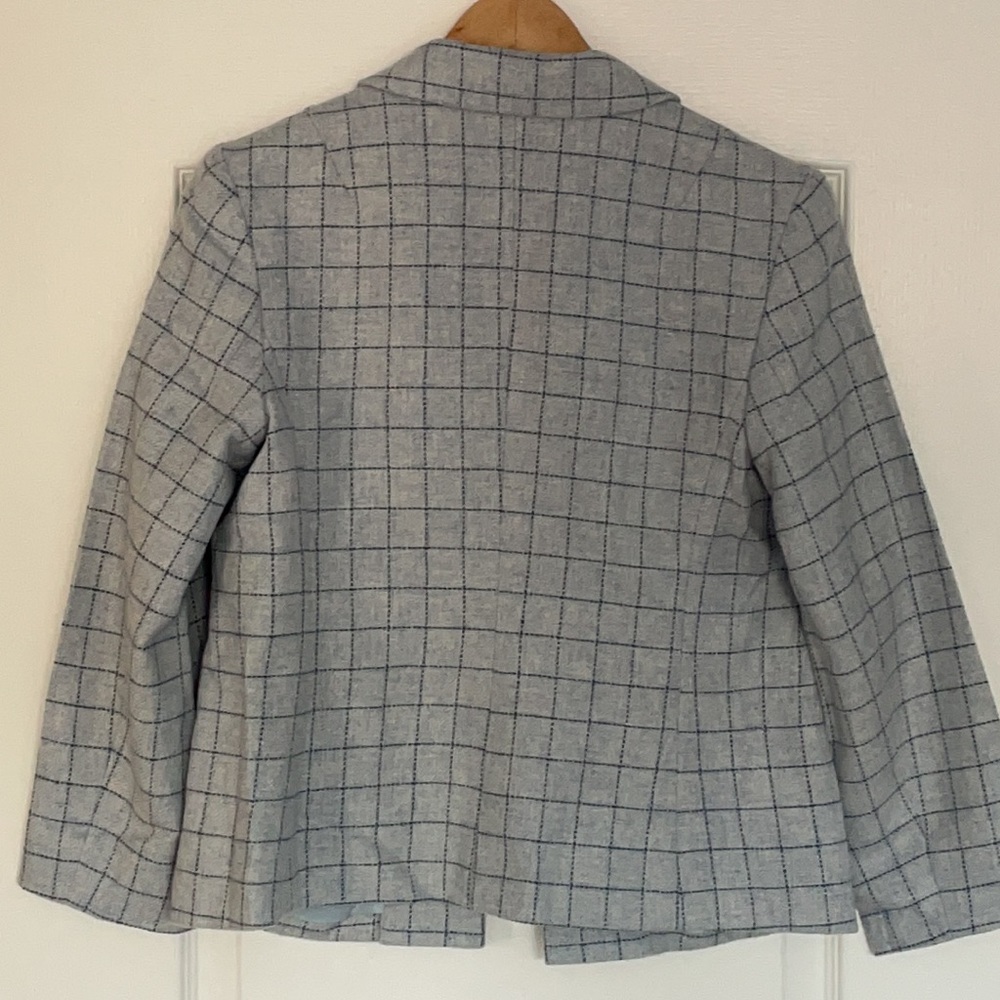 Wanko button down jacket. - Picture 2 of 2